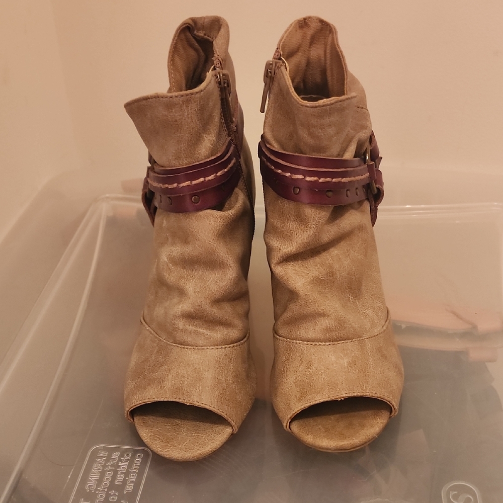 Stylish Tan and Brown Women's Peep-Toe Boots